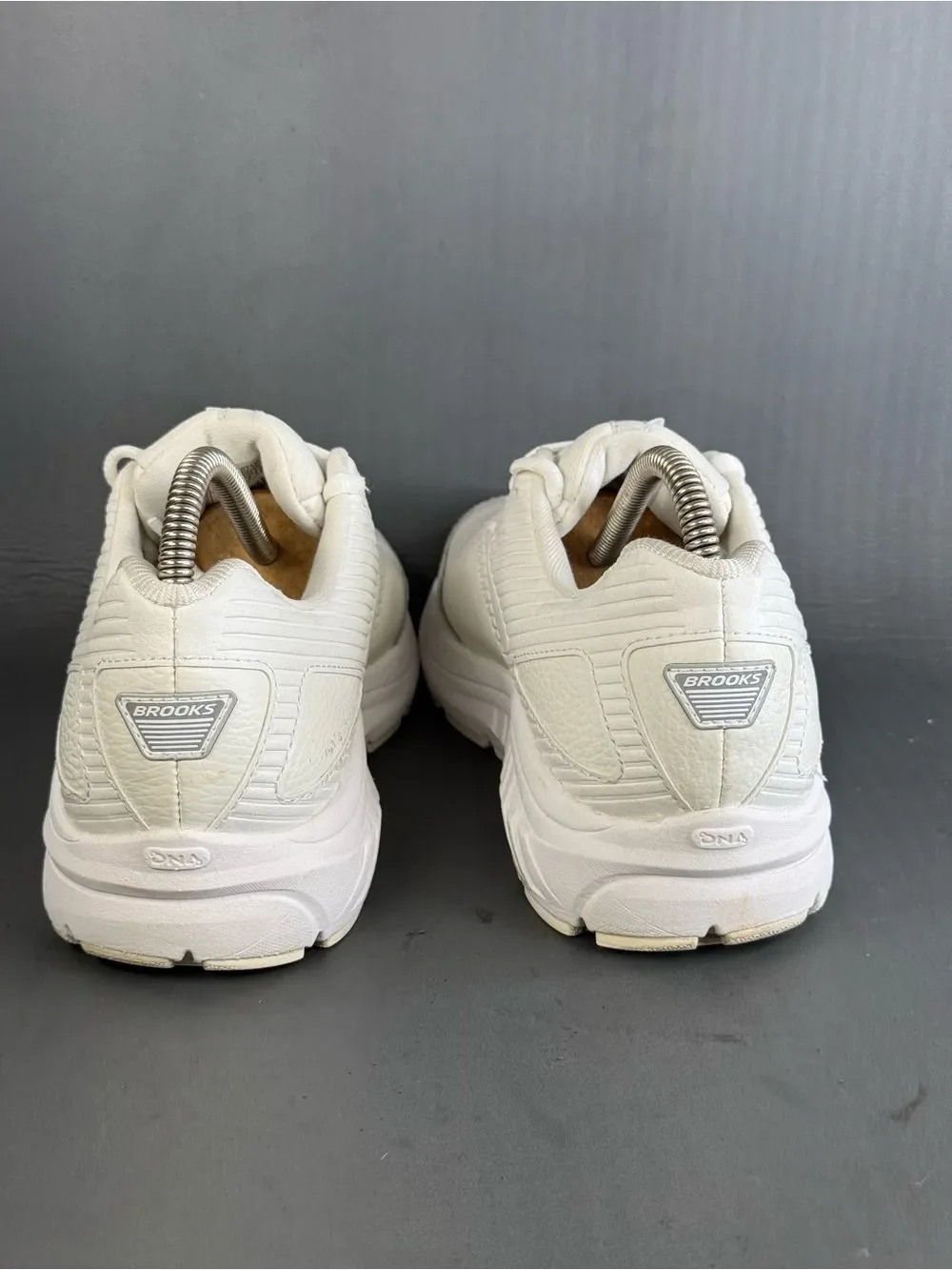 Brooks Addiction Walker 2 walking athletic sneaker shoes womens size 9